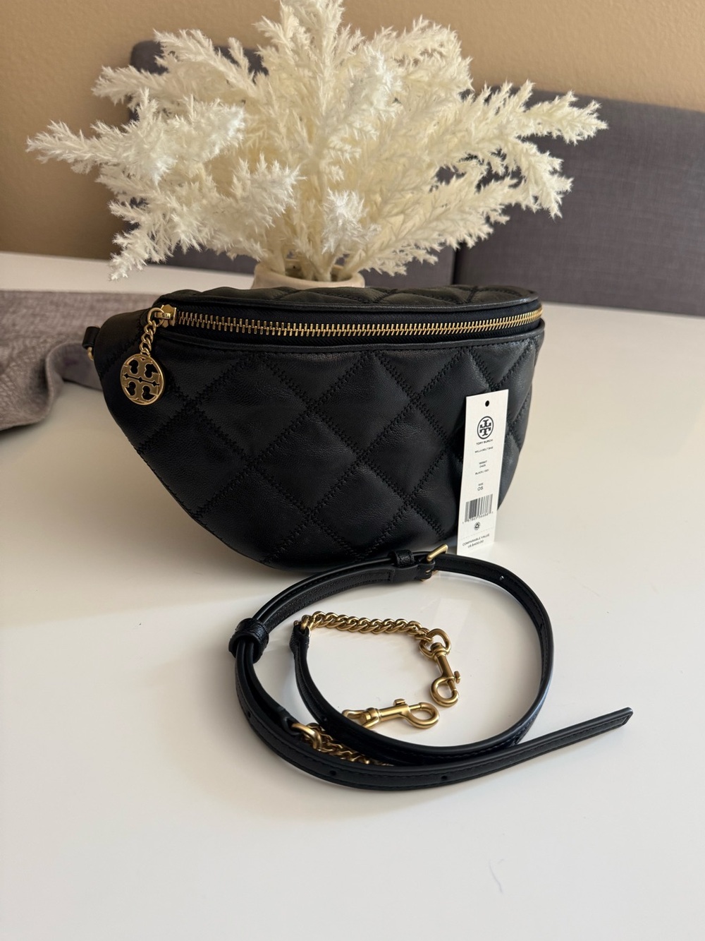 NWT Tory Burch Willa Belt Bag Leather Fanny Pack Crossbody in Black - Picture 2 of 14